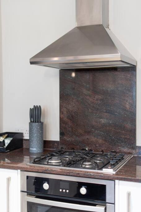 2 Bedroom Modern Urban Sanctuary 1Cc - Cherrydeal Londra Esterno foto