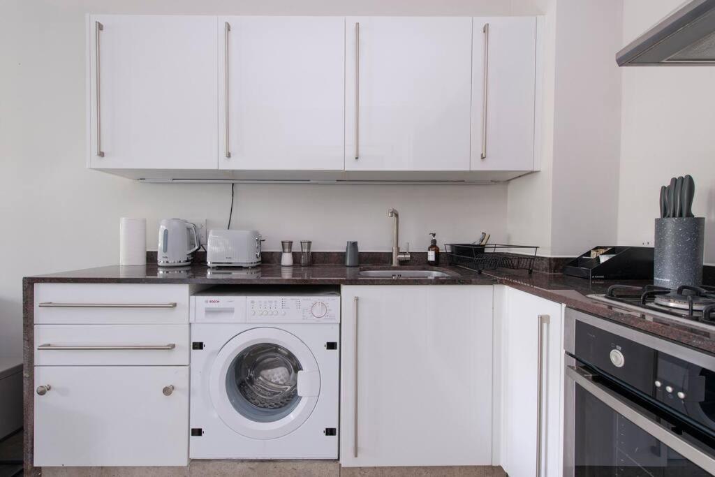 2 Bedroom Modern Urban Sanctuary 1Cc - Cherrydeal Londra Esterno foto