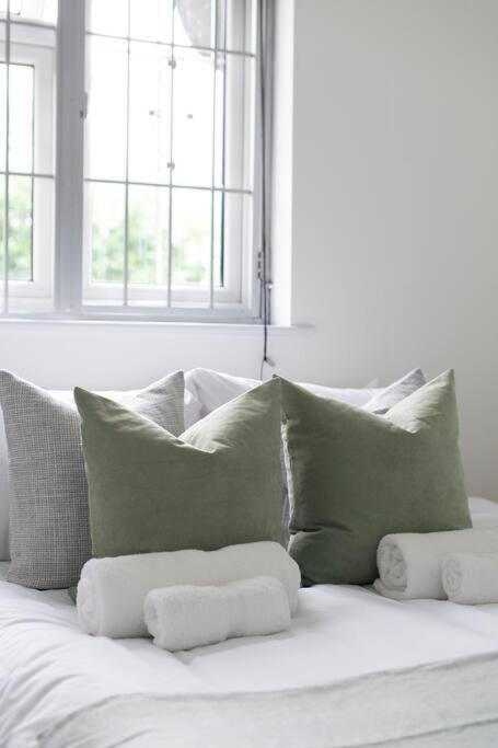 2 Bedroom Modern Urban Sanctuary 1Cc - Cherrydeal Londra Esterno foto